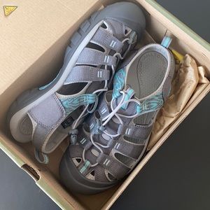 Keen women’s size 11 sandals grey and blue waterproof